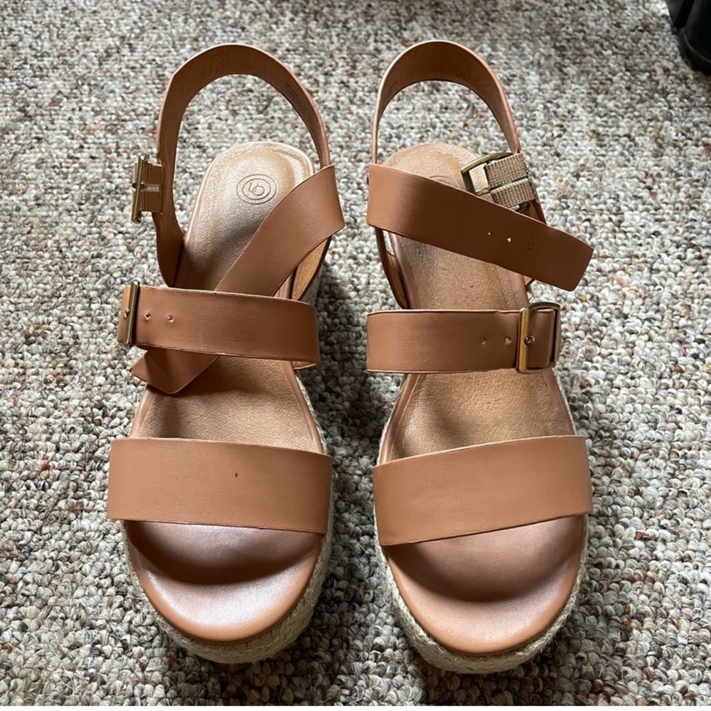urban outfitters brown platforms